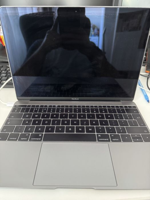 Vând Apple MacBook 12" – Core m5, 8GB RAM, 512GB SSD