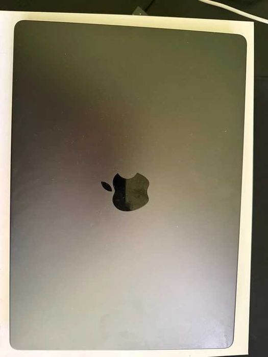 MacBook Pro de 14 inch, model lansat în 2024