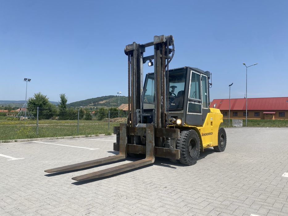 De vanzare sau da inchiriat stivuitor de 8 Tone capacitate .