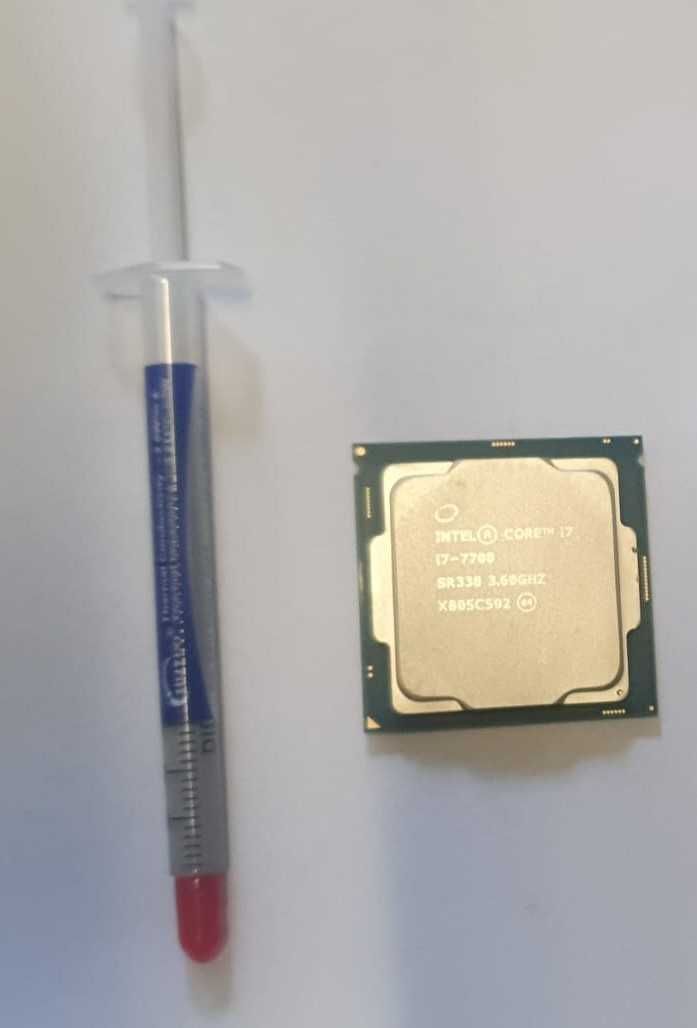 Procesor Intel i7 7700 socket 1151 v1, pasta, Garantie