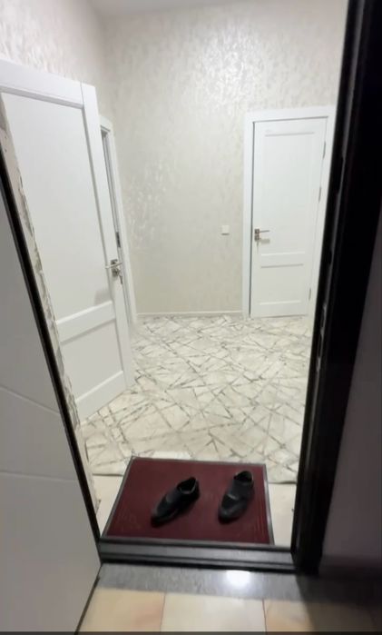 Продоется квартира 1 комнатя переделенное 2 х комнатнаю