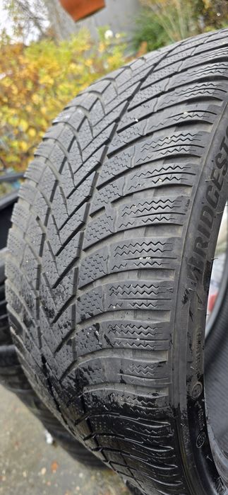 Cauciucuri iarna Bridgestone 255 35 R20,set de 4