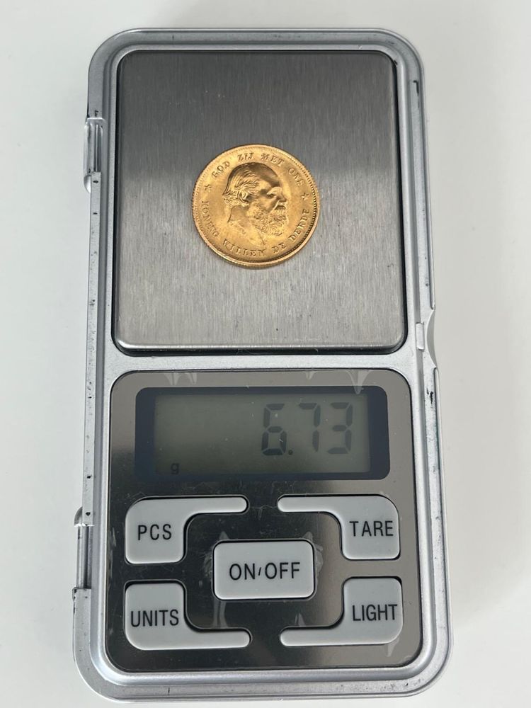 Vand moneda de aur