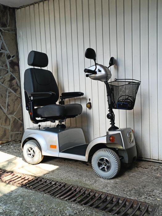 Scaun scuter dizabilitati electric batrani carucior carut tricicleta