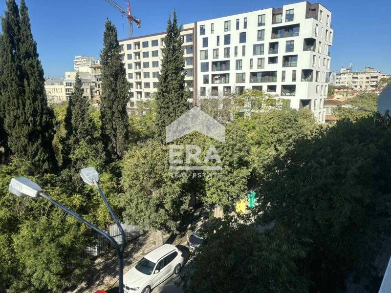 Дава се под наем Тристаен апартамент в Варна, Център - 90 кв.м за 665 € - Снимка #6