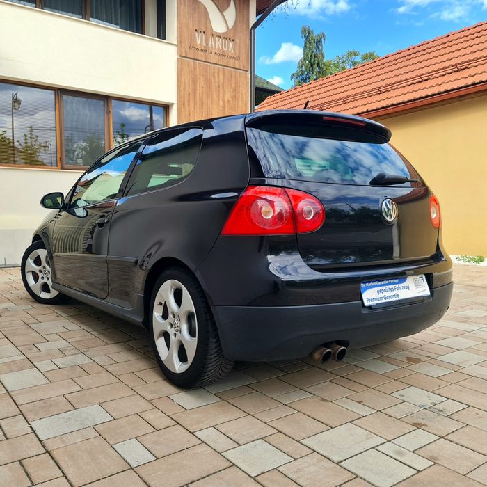 Volkswagen Golf GTI - 200 CP