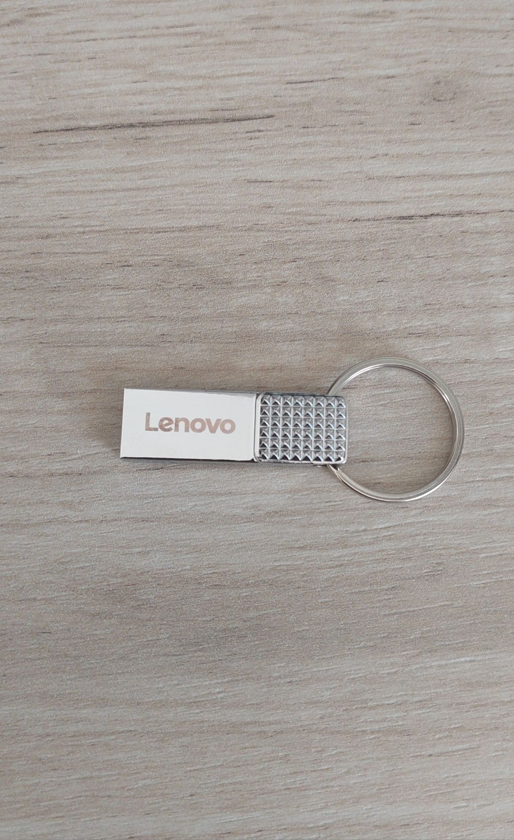 Memorii USB Lenovo 3.0 din metal 1 TB și 2TB