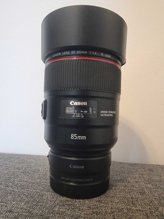 Obiectiv Canon EF 85mm F1.4 L IS USM  + adaptor RF-EF