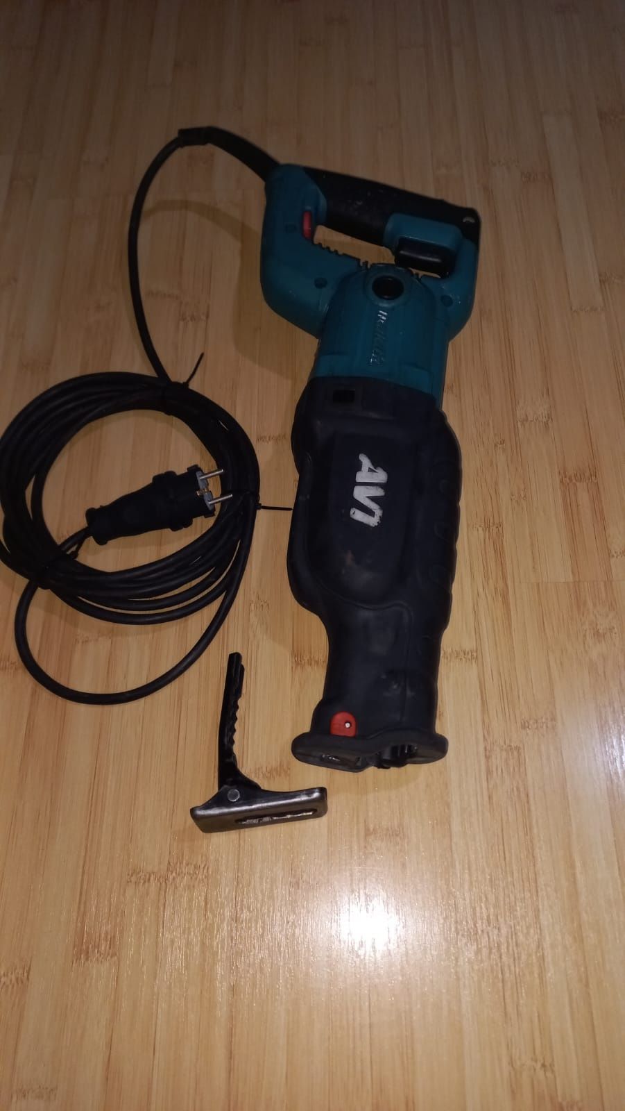 Fierăstrău sabie Makita JR3070CT