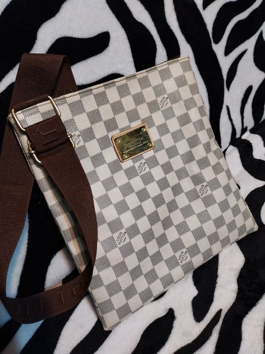 Borsetă Louis Vuitton