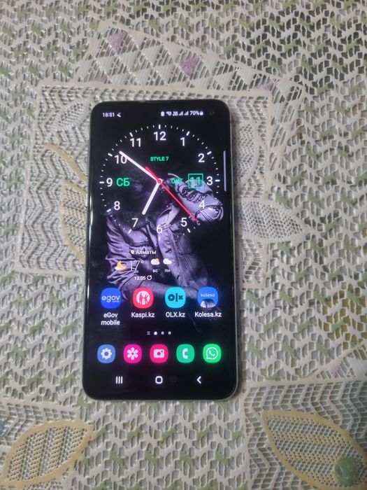 Samsung galaxy S 10e.  8/128