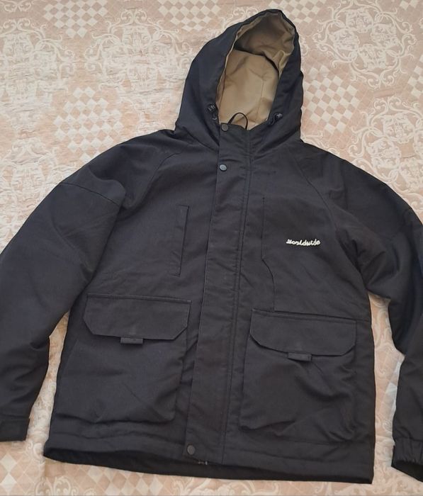 Продается подростковая демисезонная куртка, 48 размер, б/у,отличный