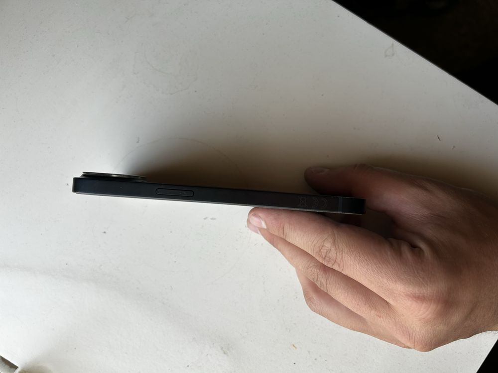 Iphone 13 256g Заключен icloud