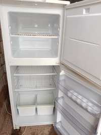 Продам холодилник хорошом состоянии поти новый ползовались недолго иде