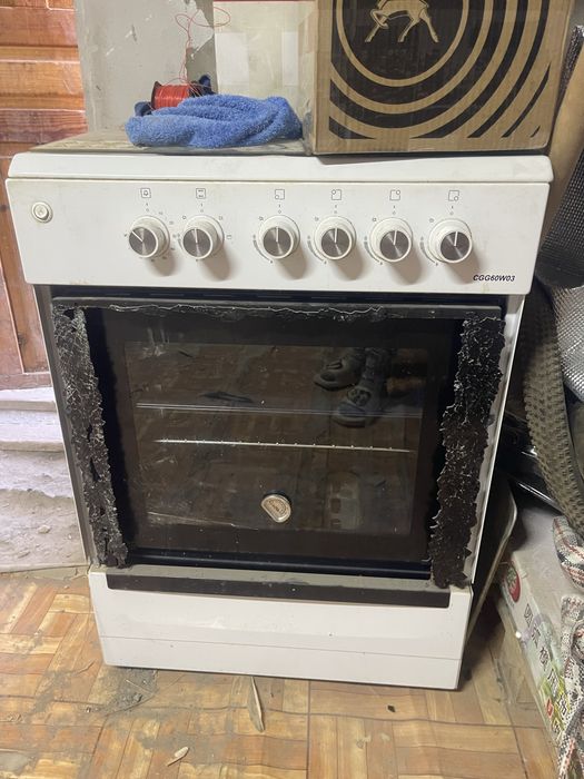 Продам газовую плиту