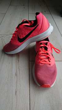 Nike running pentru femei