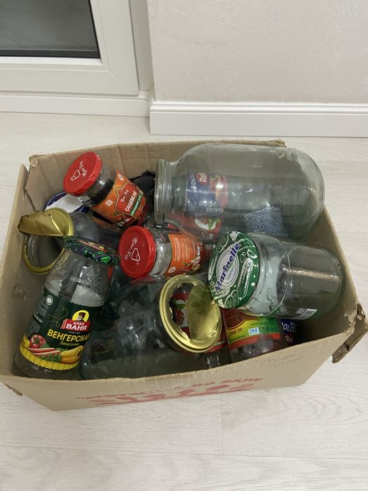 Банки разных видов (0.3 л – 2 л)