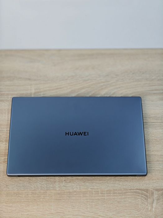 Huawei MateBook D15 / Core i3-10110U / 8GB DDR4 / SSD 256GB / 15.6"