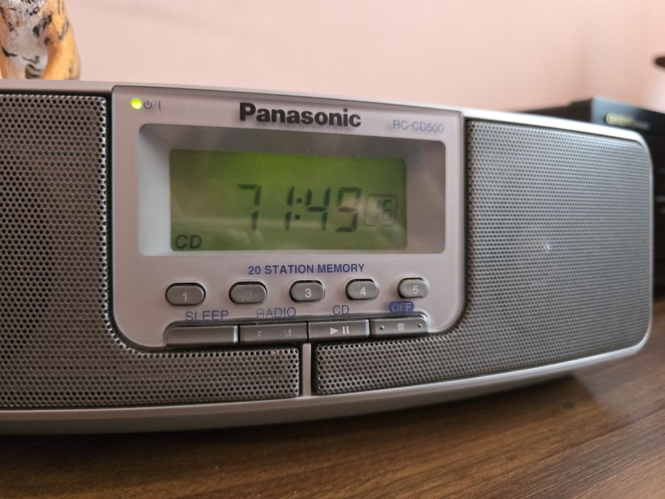 Panasonic RC-CD500. Un combo de vis. Alarm,clock, radio,cd. Preț fix !