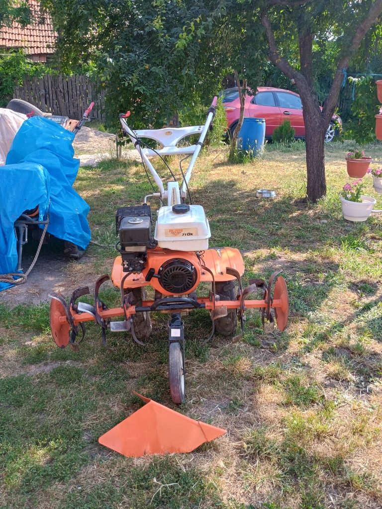 Vând motosapă marca Ruris de