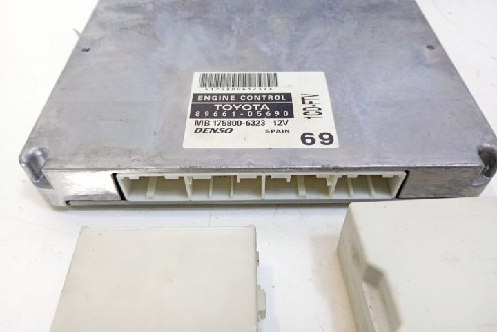 Kit pornire 2.0 tdi 8966105690 Toyota Avensis a 2-a generatie T25 ser