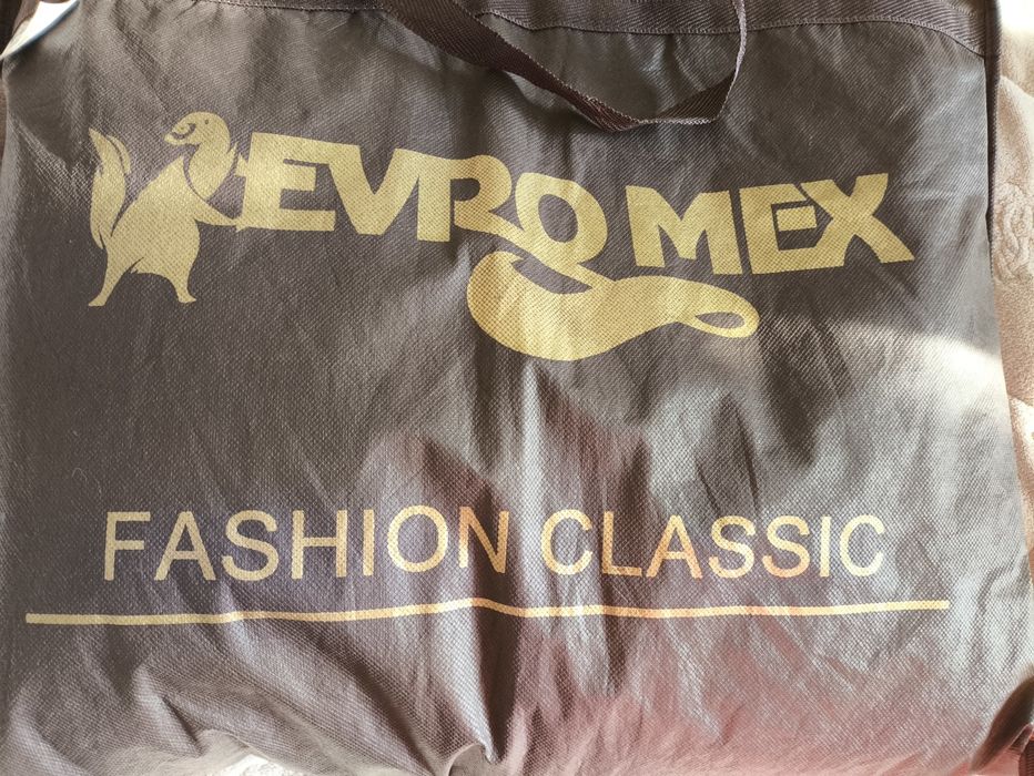 Продам норковую шубу черного цвета.Оригиналь.