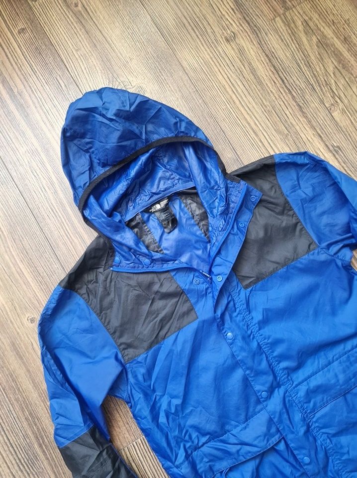 Страхотно мъжко яке ветровка THE NORTH FACE  размер S