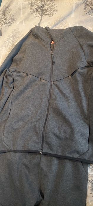 Nike tech - нов, L размер