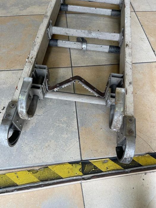 Scara din fibra de sticla 3.80m 12 trepete -A-