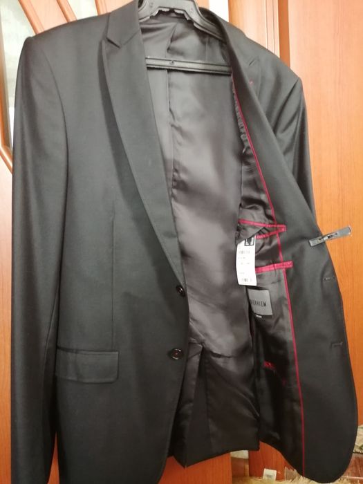Продаётся пиджак одинарный мужской 48