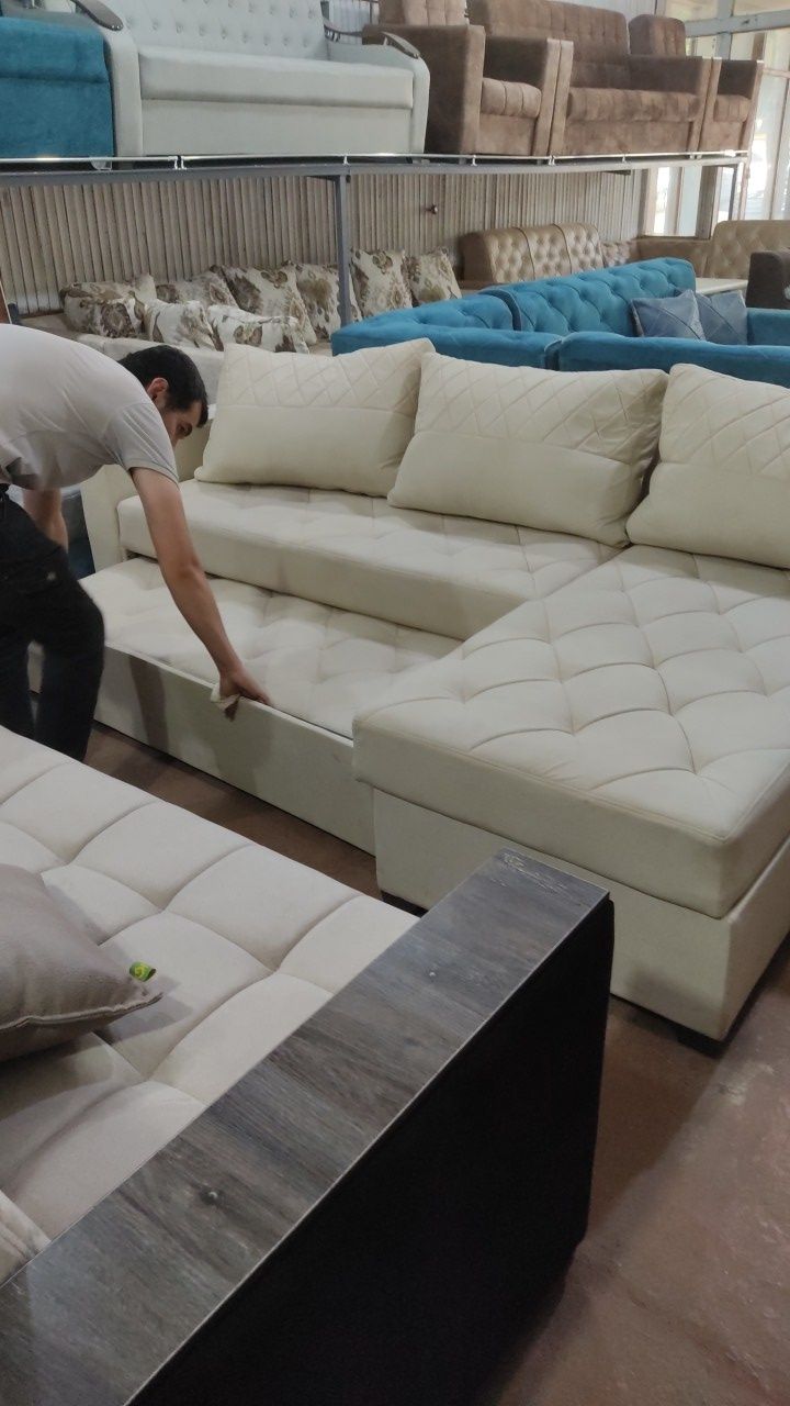 Продается раскладной диван в идеальном состоянии.