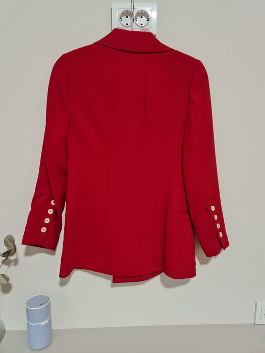 Шапки, Блейзър Zara, Liu Jo, Bershka