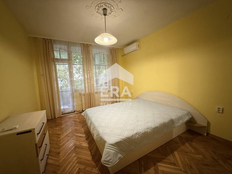 Четиристаен, обзаведен, газифициран апартамент под наем, в тухлена сгр