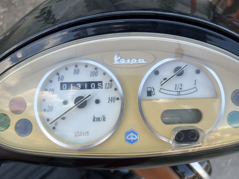 Vând scuter Vespa ET4 ca nou, stare tehnică și estetica foarte bună