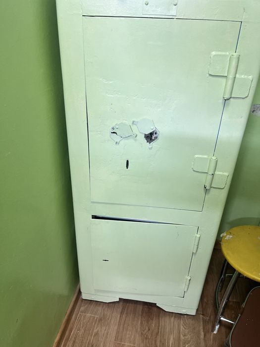 Продам     Сейф