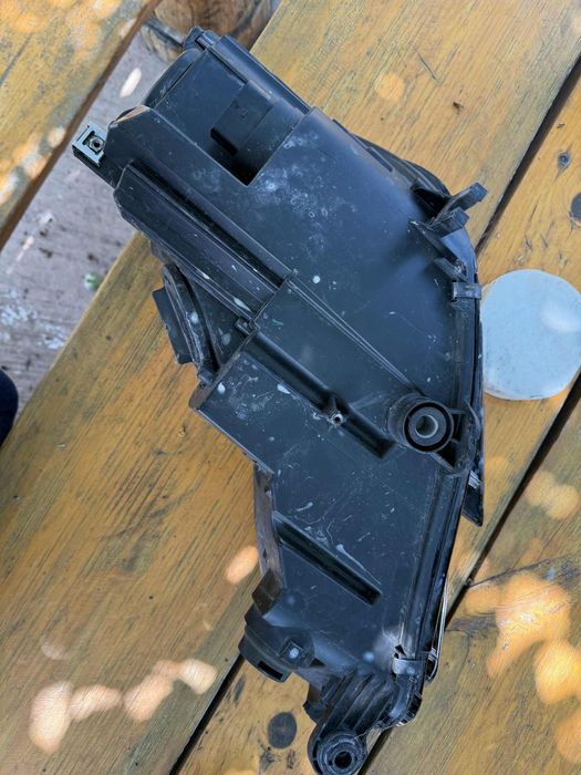 Кеснонов фар за ауди а4 б9