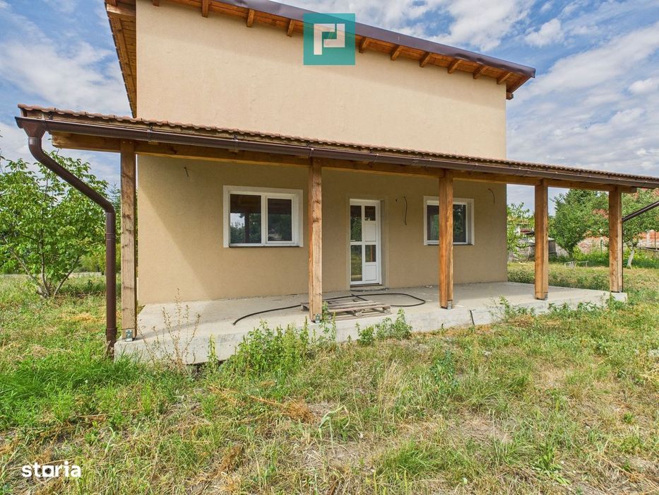 Casă cu 2 camere și teren în Gai