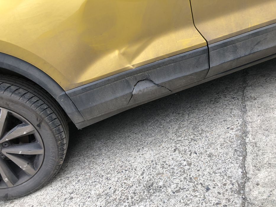 prag dreapta plastic  volkswagen t-roc  1.5 benzina 2018