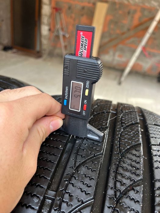 Set cauciucuri R19 iarna 235/35/19 in stare foarte buna