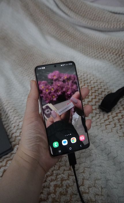 Продам Samsung galaxy S21