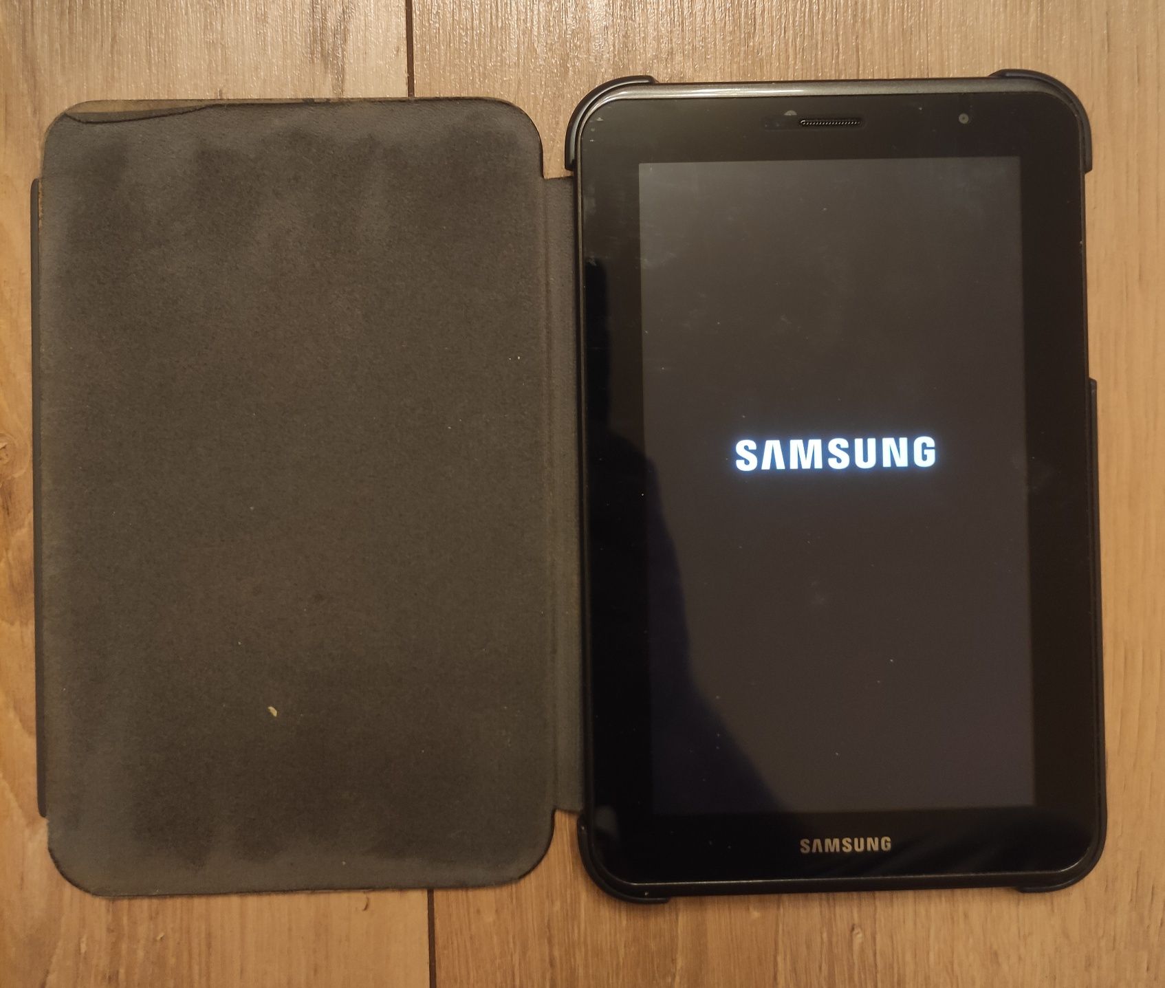 Tableta Apple si tableta Samsung