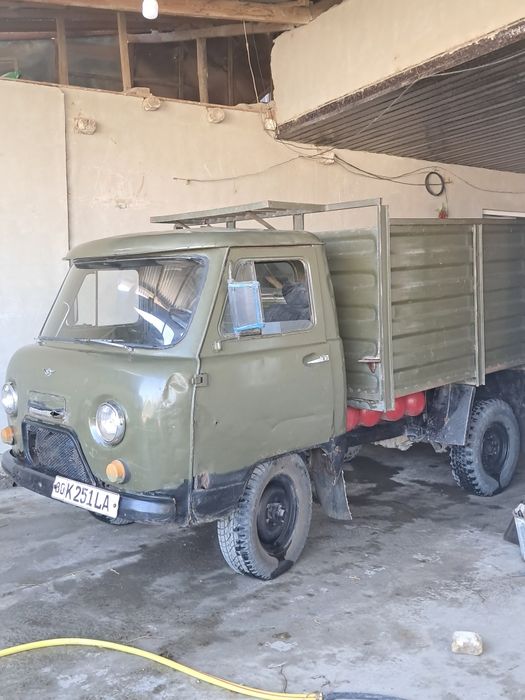 UAZ bartavoy yuk avtomobili