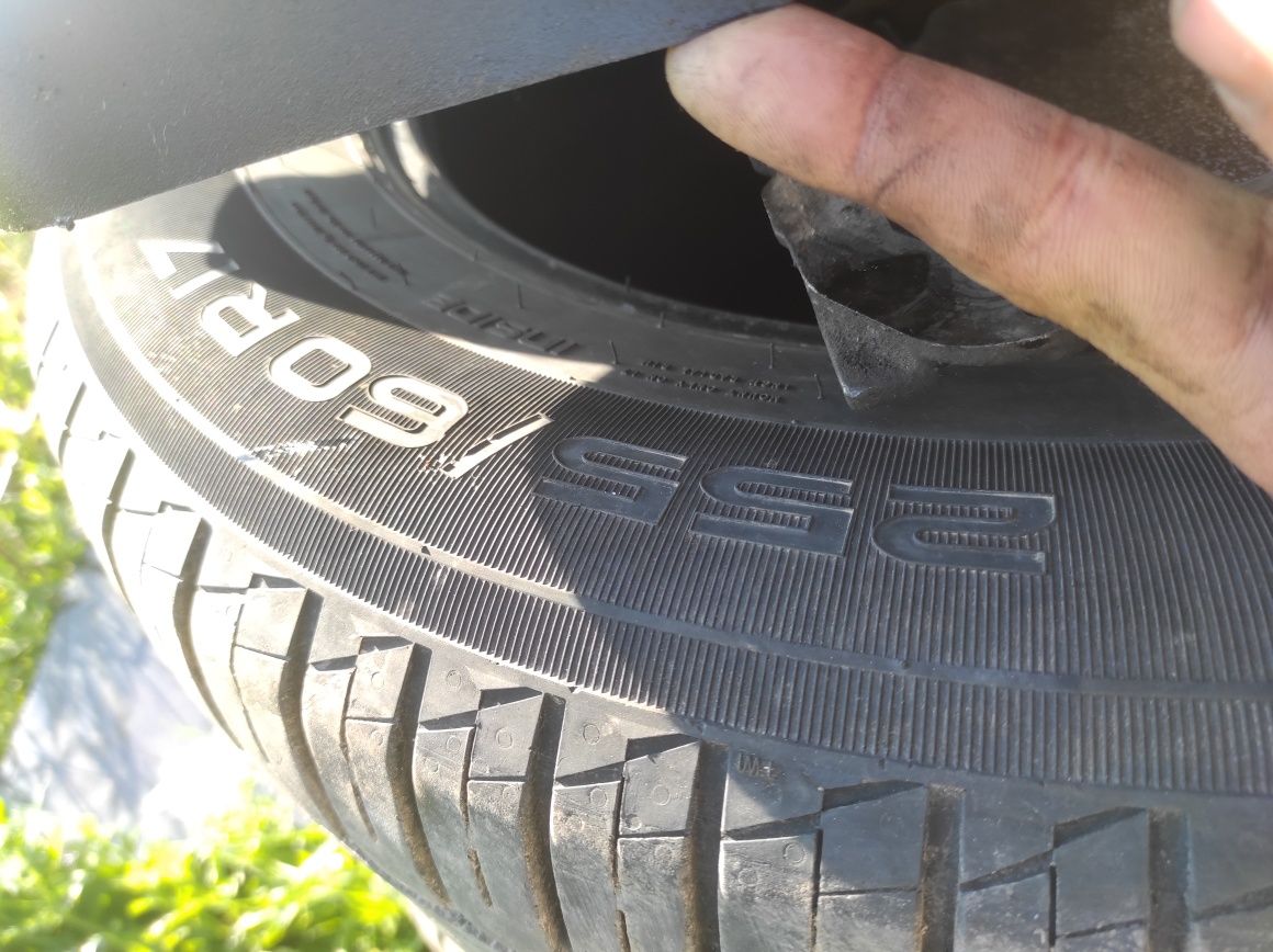 Гуми 255/60/17 Nokian