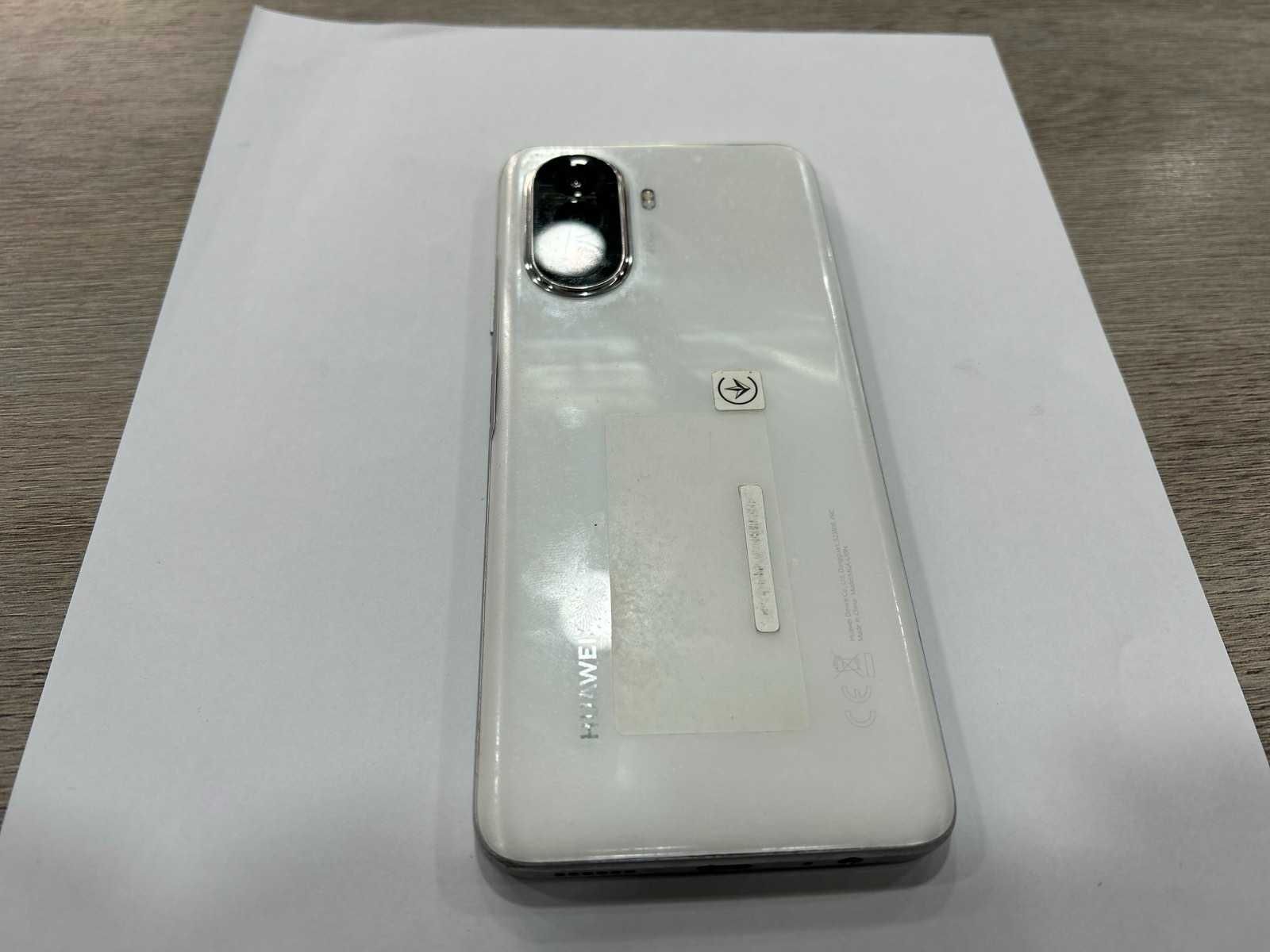Продава се Huawei Nova Y70 – в много добро състояние!