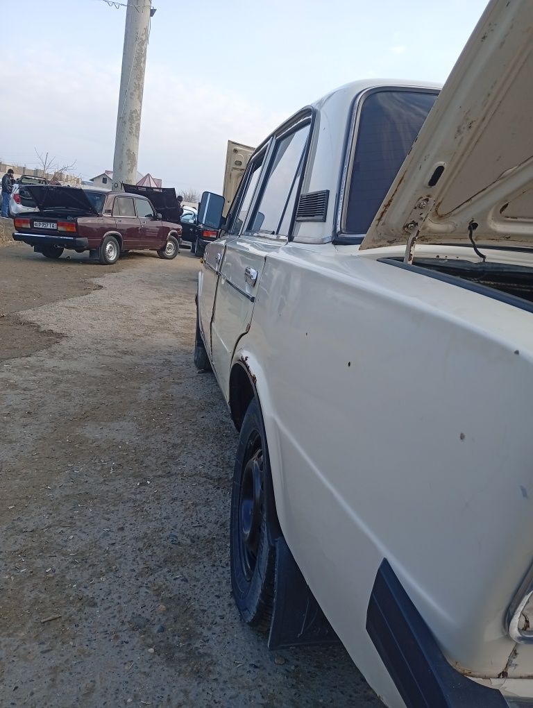 Vaz  Jugili 2106