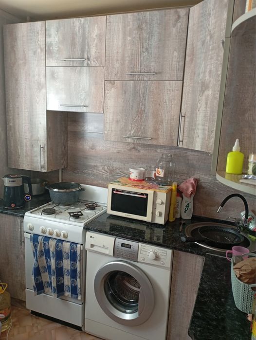 Срочно  продам 2 комнатную квартиру