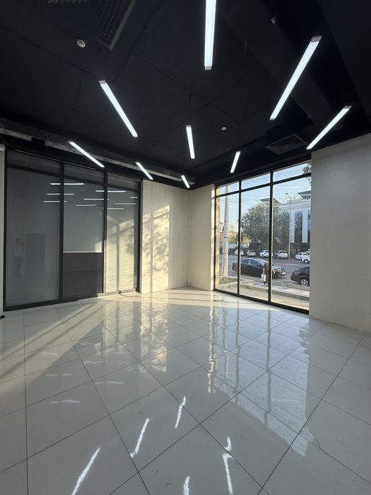 Вдоль центральной дороги сдается коммерческое помещение