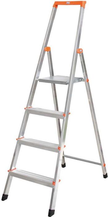 В упаковке новые стремянка пр-во Польша,4 ступеней,нагрузка 180 кг