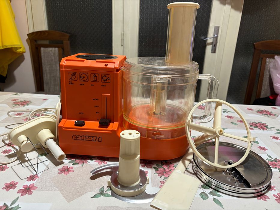 Ретро кухненски робот „Салют-1“ – СССР, универсална кухненска машина