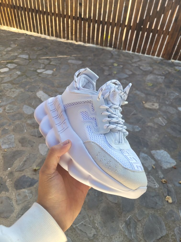 Versace chain reaction